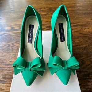 Steve Madden emerald suede bow pumps heels size 5